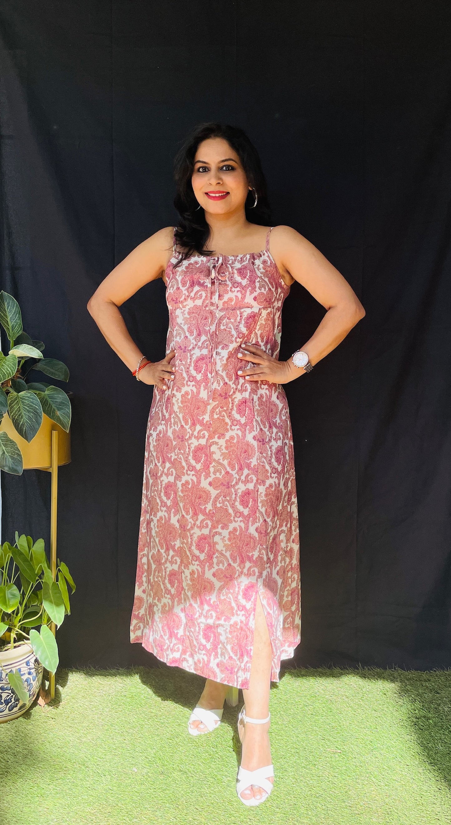 Tie & Slit Summer Elegance